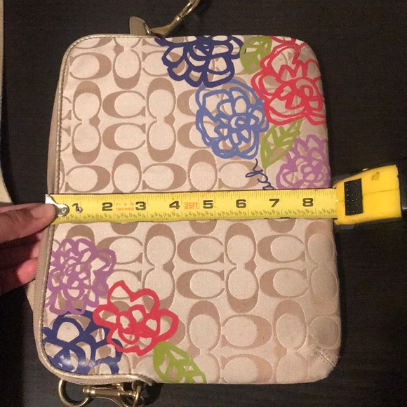 ❌SOLD❌ Coach Tablet Bag - Picture 7 of 7